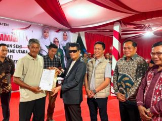 KUPP Molawe Serahkan E-Pas Kecil untuk Nelayan Konawe Utara