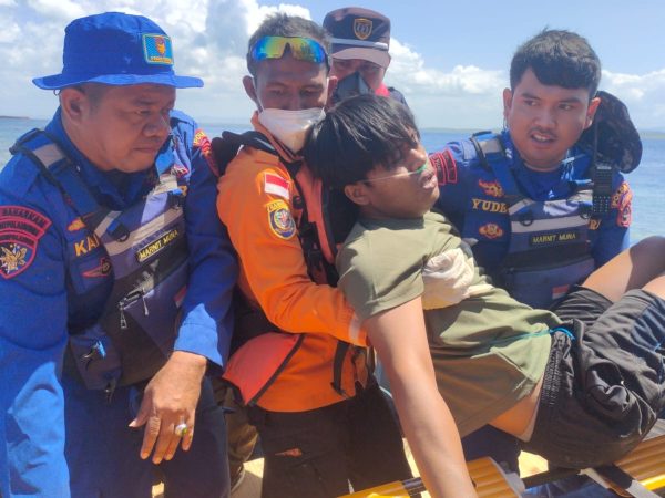 KM Legenda Nusantara 99 Terbakar di Perairan Kabaena, 2 ABK Meninggal Dunia akibat Keracunan Cairan Kimia