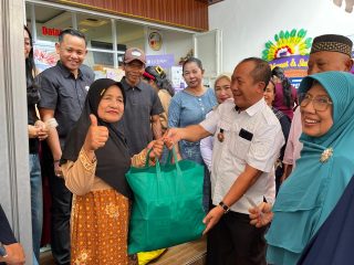 Sinergi Gangga Mart dan Pemkot Kendari Salurkan Bantuan Pangan untuk Warga Kurang Mampu di Kadia