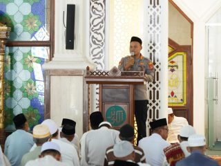 Kapolresta Kendari Safari Jumat di Masjid Al-Kautsar, Ajak Warga Jaga Kamtibmas