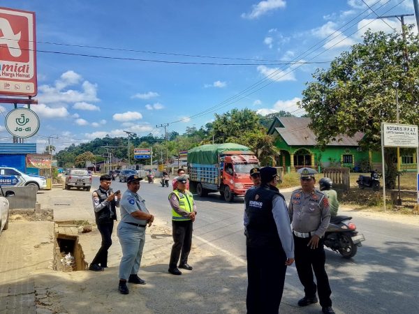 Tekan Kecelakaan, Jasa Raharja Bersama Ditlantas Polda dan BPTD Tinjau Lokasi Pemasangan APILL di Batas Kendari-Konawe