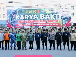Sambut HUT ke-81 TNI, Kodim 1417/Kendari dan Pemkot Gelar Karya Bakti Bersihkan Lingkungan