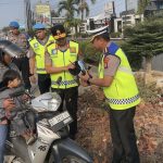 Implementasikan Quick Wins Kapolri, PJU Polda Sultra Turun Langsung Atur Lalu Lintas di Kendari