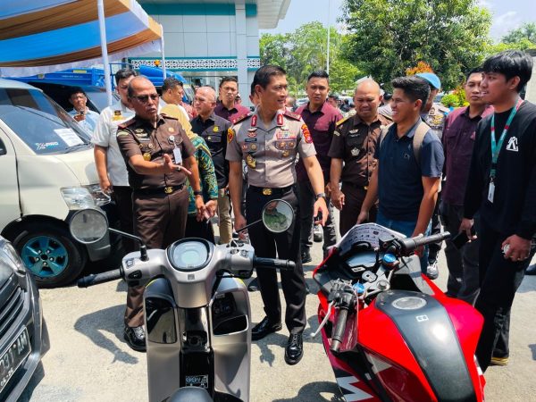 Kejati Sultra Raup Rp8,1 Miliar Setelah Lelang Barang Hasil Kejahatan Masyarakat, Langsung Disetor ke Negara