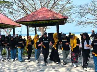 Cuma Rp10 Ribu, Warga Kendari Bisa Nikmati Keindahan Wisata Pantai Nambo