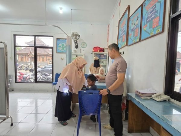 Kelaparan dan Sakit, Satu Keluarga di Kota Kendari Beruntung Ditolong Polisi