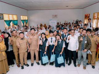 Vale Indonesia Edukasi Pelajar SMPN 1 Baula tentang Bahaya Narkoba dan Pencegahan HIV