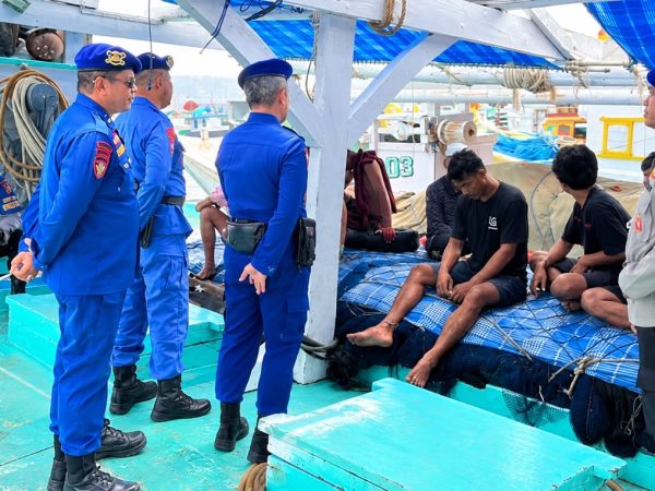Ditpolairud Polda Sultra Gelar Patroli Dialogis di Pelabuhan Samudera Jayanti Kendari
