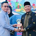 Pemkot Kendari Raih Penghargaan Implementasi Terbaik Program Satu Rekening Satu Pelajar (KEJAR) 2026