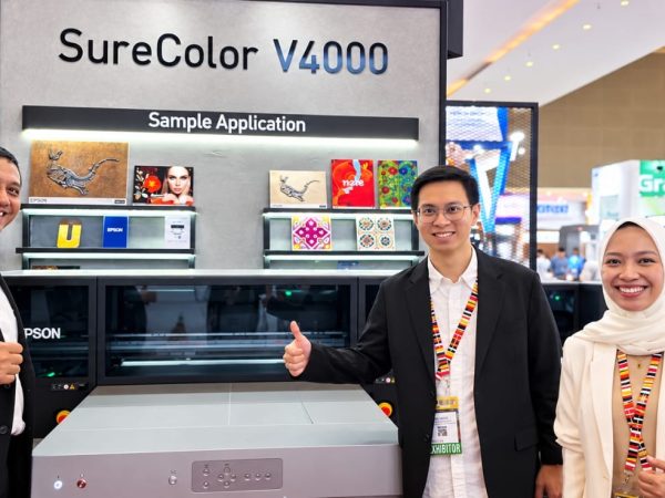 Cetak Lebih Besar Tanpa Butuh Ruang Luas, Epson Hadirkan Printer SureColor V4000