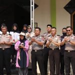 Sambut HUT ke-75 Humas Polri, Bid Humas Polda Sultra Bersihkan Masjid Al Ikhwan