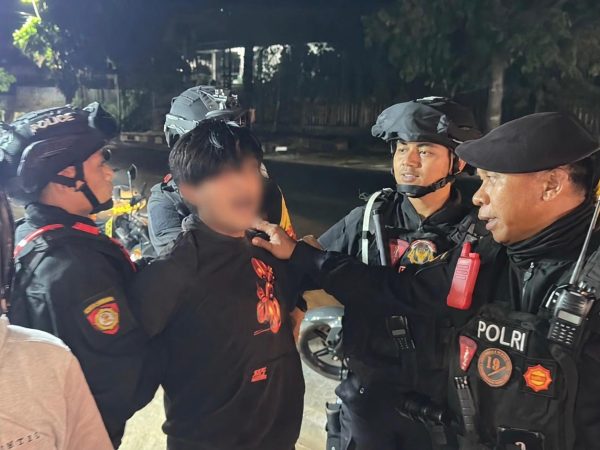 Mabuk dan Ancam Lempar Kendaraan, Dua Pemuda di Kemaraya Kendari Diamankan Polisi